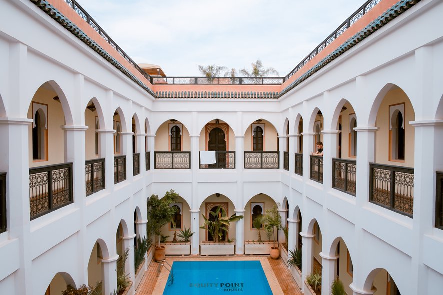 toa-heftiba-687301-unsplash-0-590